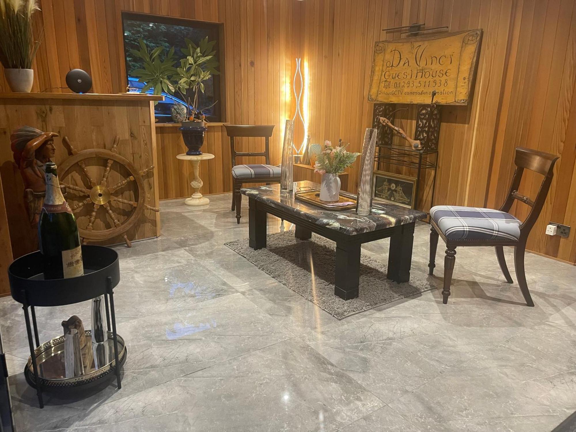Da Vinci Guest House & Guest Parking, A Real Gem Κρόουλι Εξωτερικό φωτογραφία