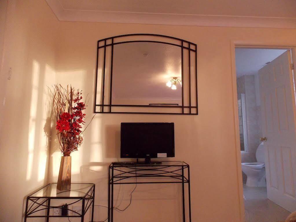 Da Vinci Guest House & Guest Parking, A Real Gem Κρόουλι Εξωτερικό φωτογραφία