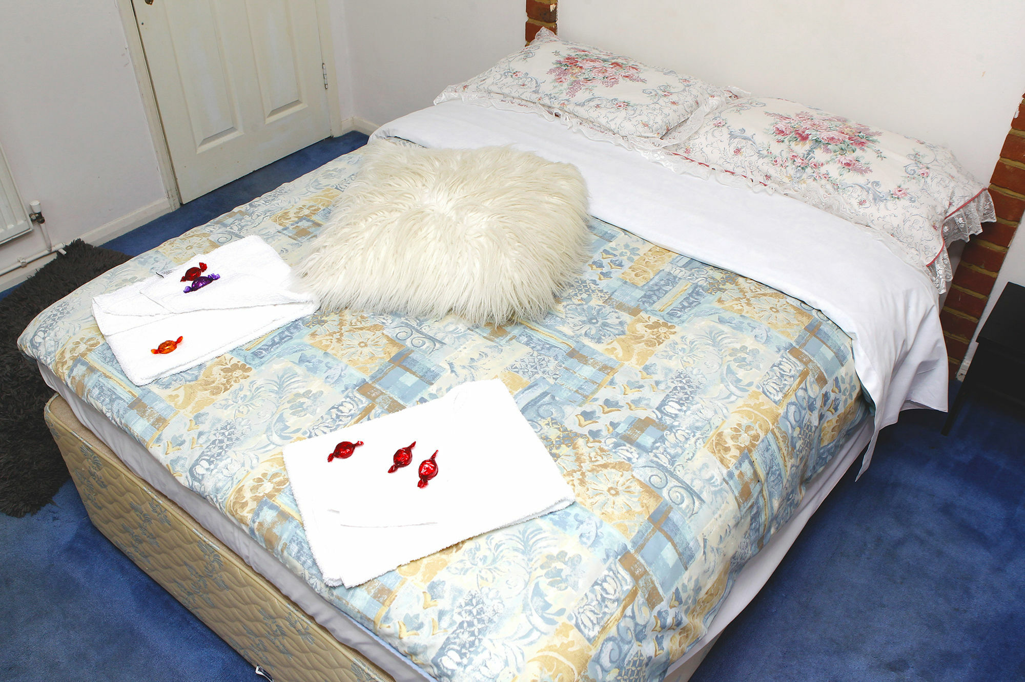 Da Vinci Guest House & Guest Parking, A Real Gem Κρόουλι Εξωτερικό φωτογραφία